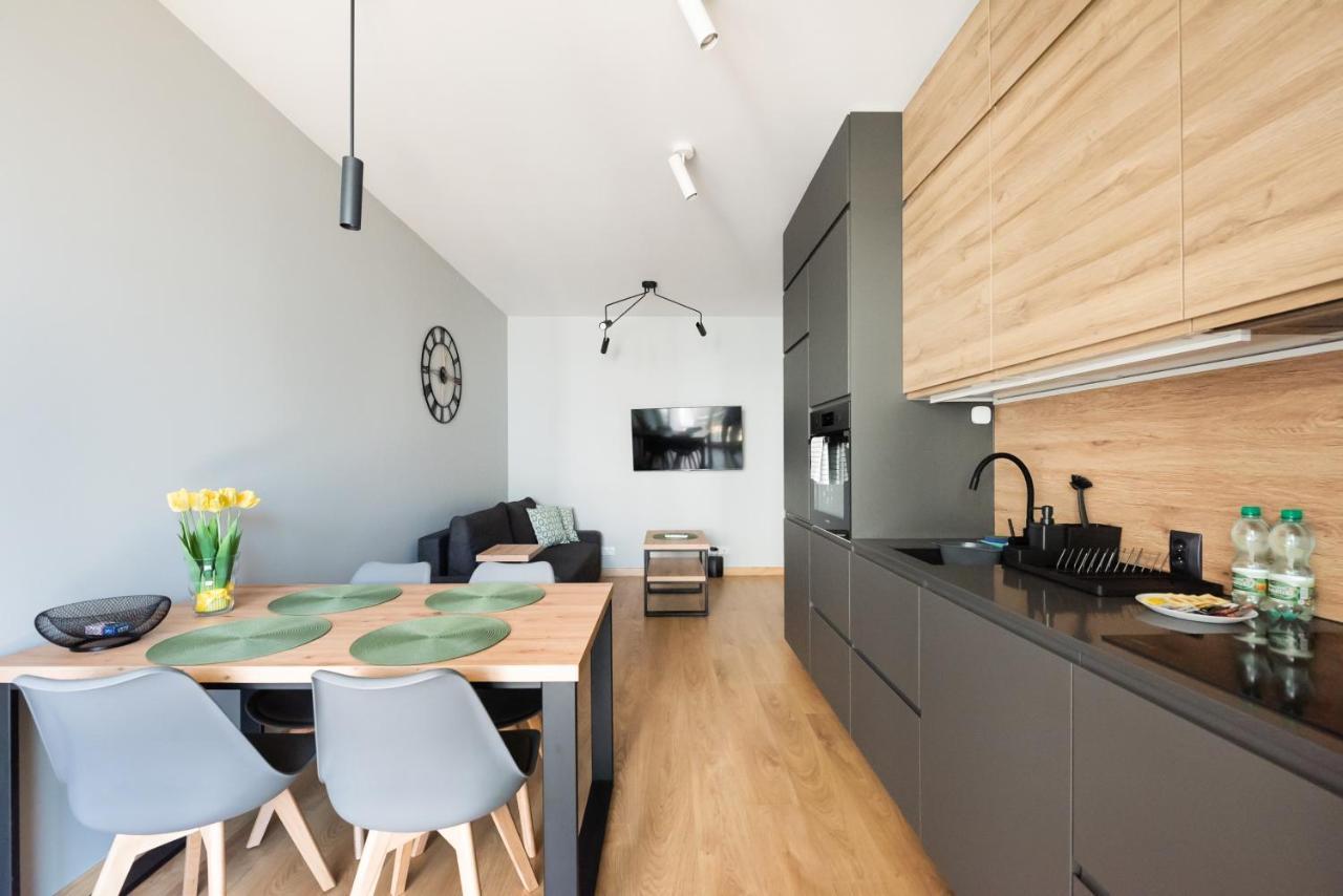 Wola Skwer Happy Apartment Варшава Екстер'єр фото