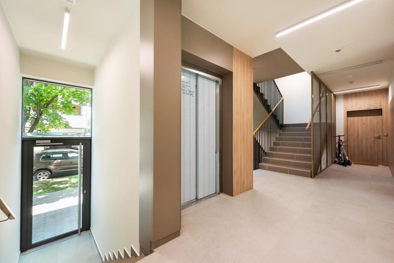 Wola Skwer Happy Apartment Варшава Екстер'єр фото