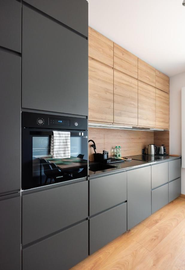 Wola Skwer Happy Apartment Варшава Екстер'єр фото